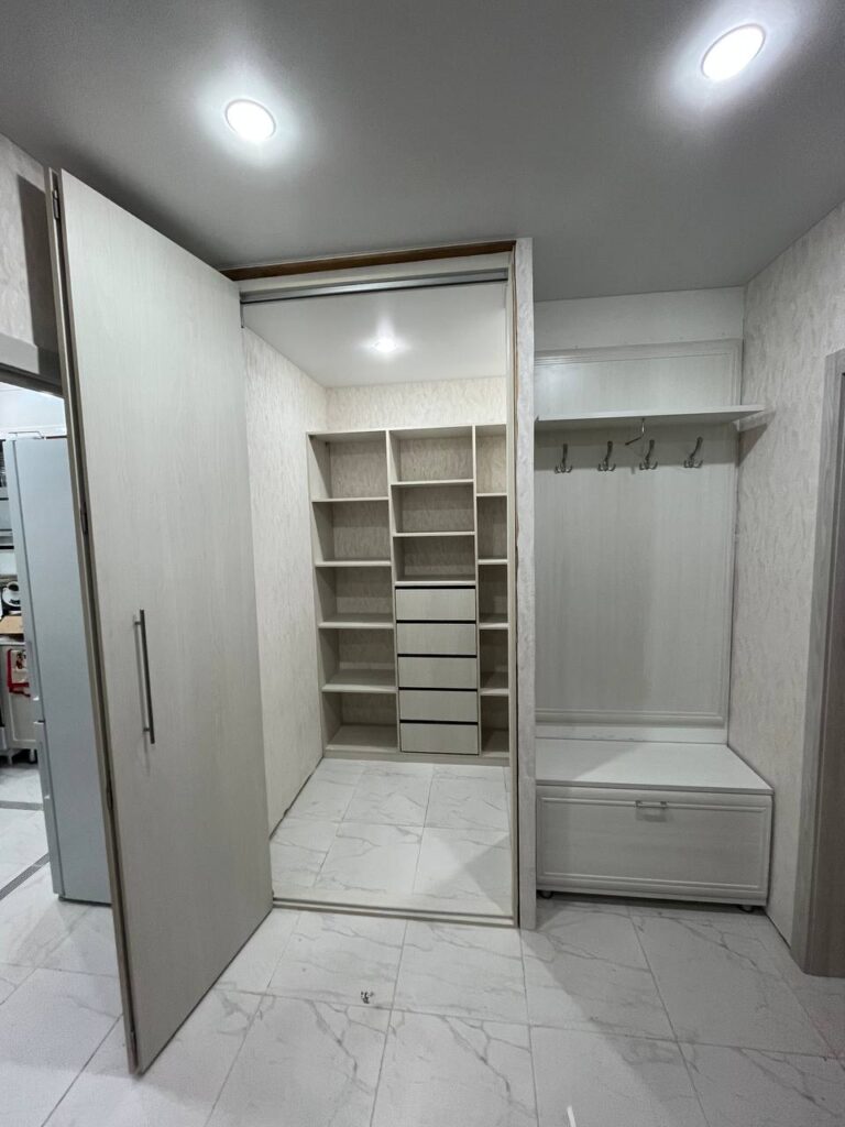 Гардеробная на заказ в новостройку
