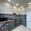 Угловая кухня с АГТ фасадами Сахара крем и зеленый лес